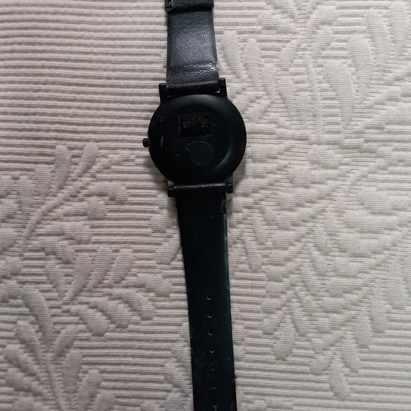 DISNEY Vintage LORUS Mickey Mouse Watch Red Numerals Yellow Glove - Picture 5 of 5